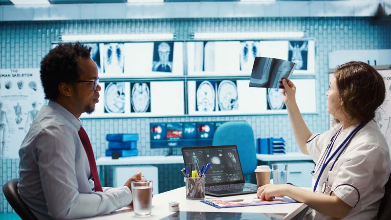 Care este diferența dintre RMN și IRM? Ghid complet pentru pacienți