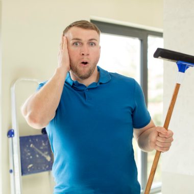 Cât durează curățenia profesională a unui apartament cu trei camere în Cluj?