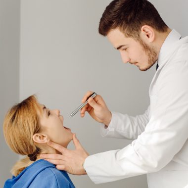 Ce se întâmplă, pas cu pas, la prima vizită într-o clinică ORL clujeană?