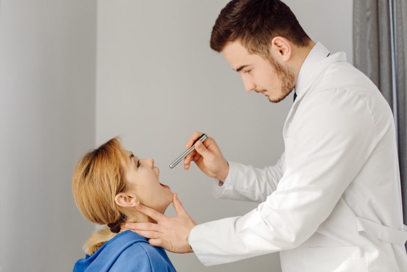Ce se întâmplă, pas cu pas, la prima vizită într-o clinică ORL clujeană?