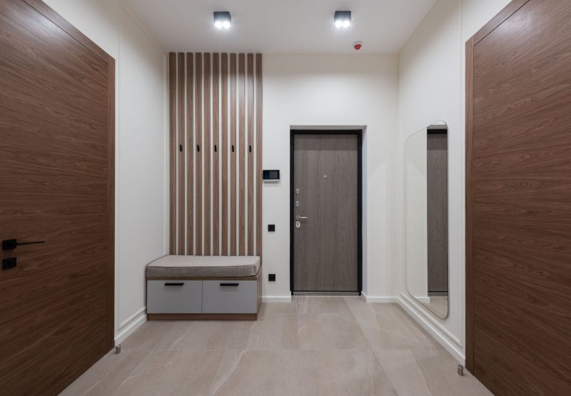 usi intrare apartament